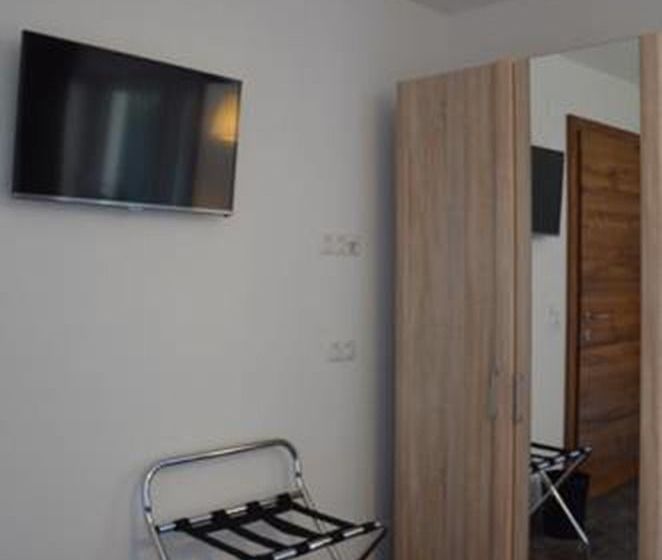 هتل Alpen-appartements Zürcher