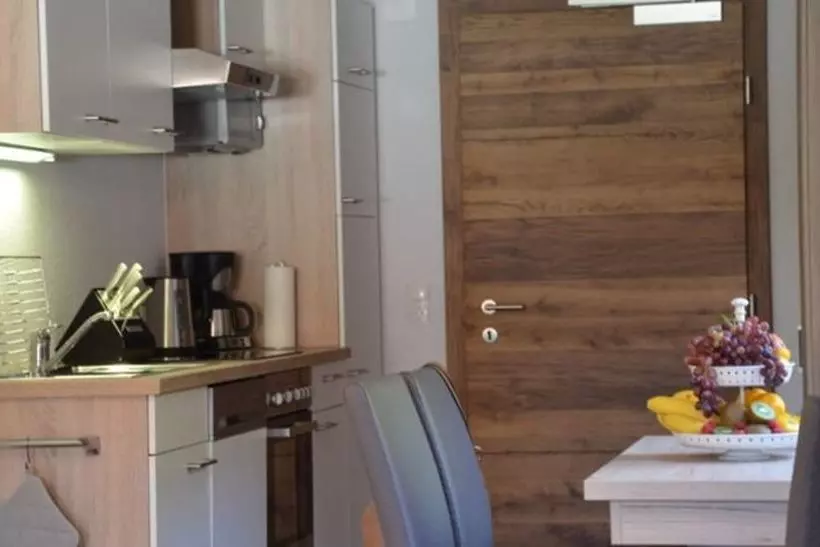 هتل Alpen-appartements Zürcher