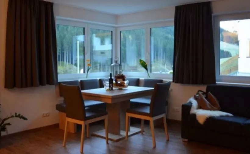 هتل Alpen-appartements Zürcher