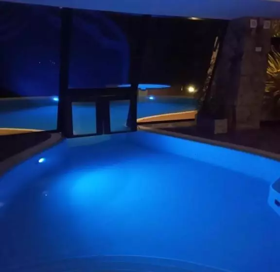 Hotelli Costa Serena Apart Cabañas & Spa