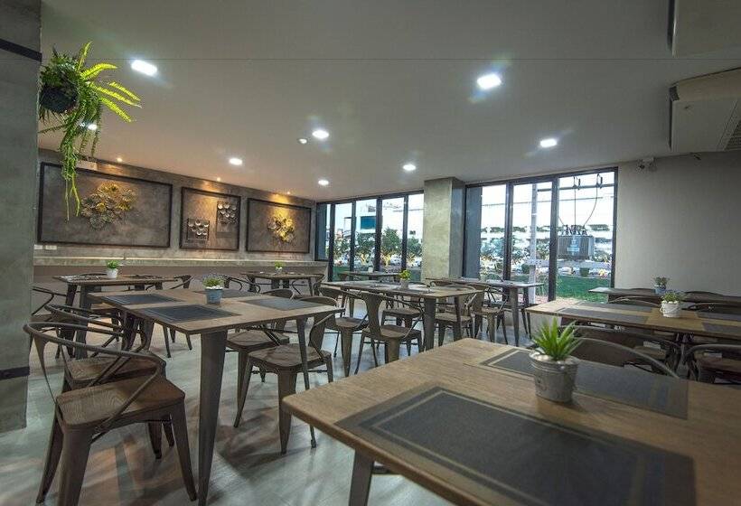 Отель De V Loft