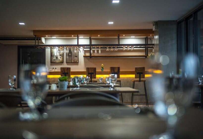 Отель De V Loft