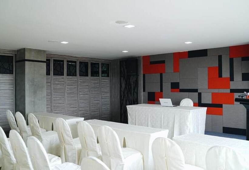 Отель De V Loft