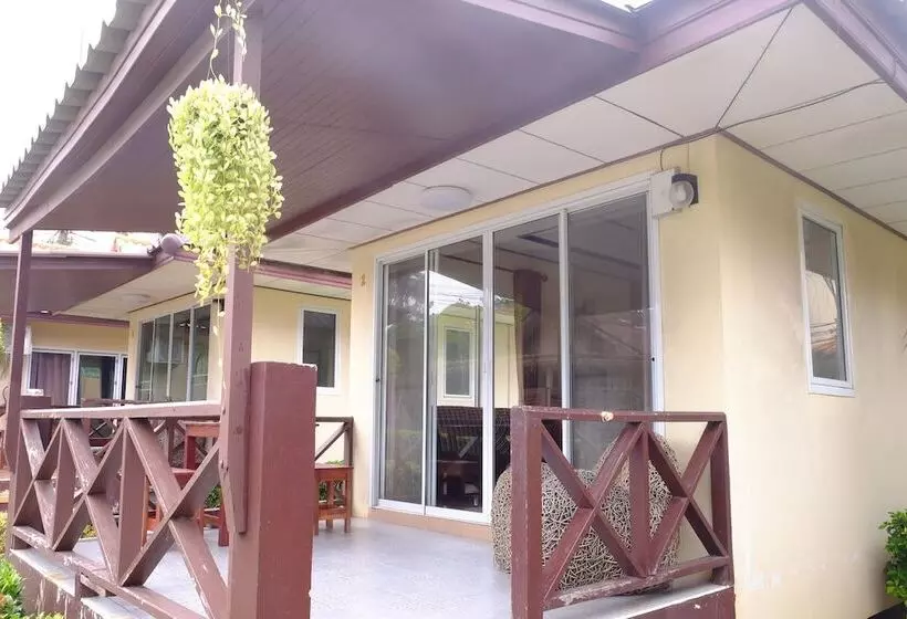 هتل Fah Talay Resort