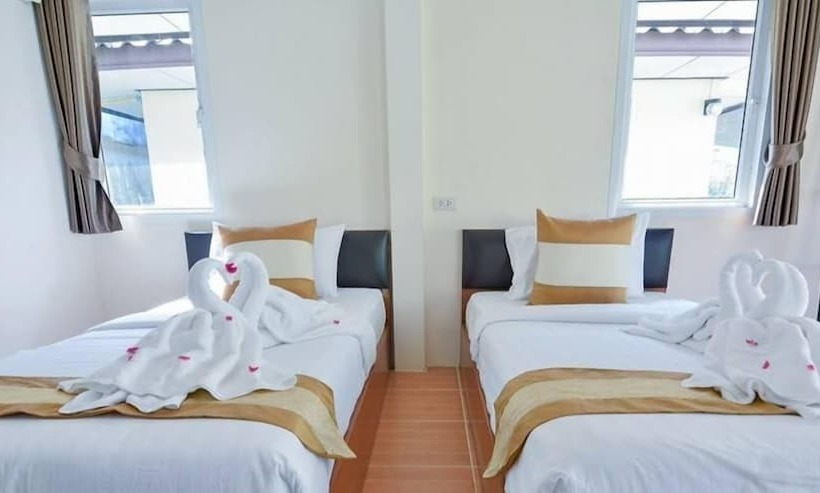 هتل Fah Talay Resort