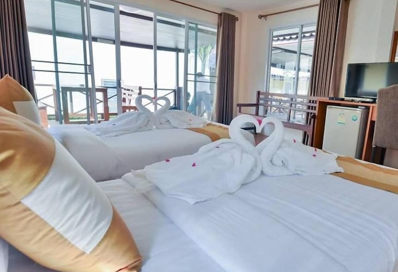 هتل Fah Talay Resort