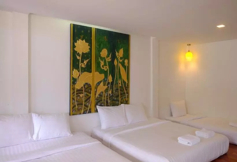 هتل Fah Talay Resort
