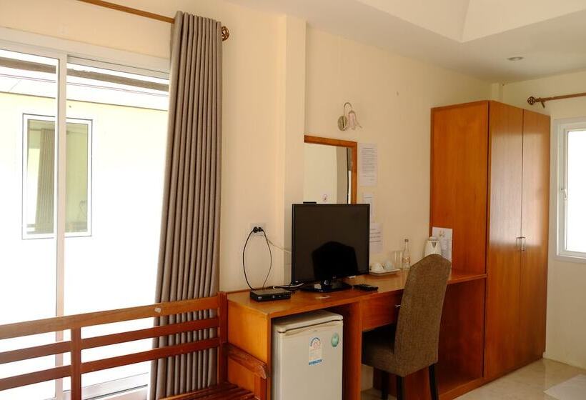 هتل Fah Talay Resort