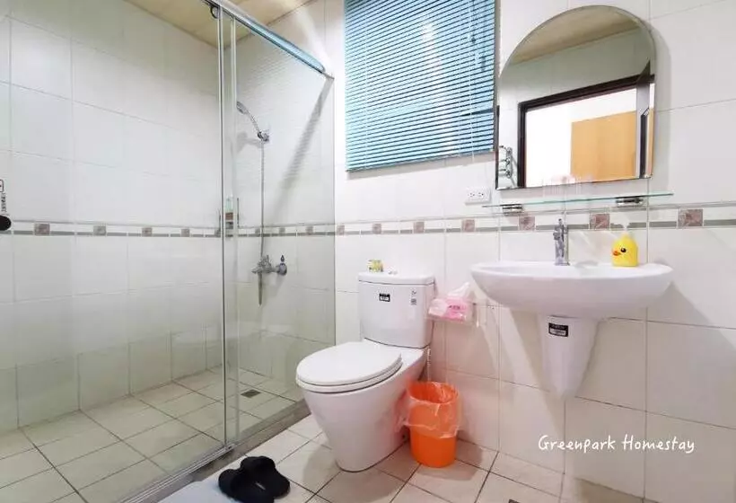 هتل Green Park Homestay