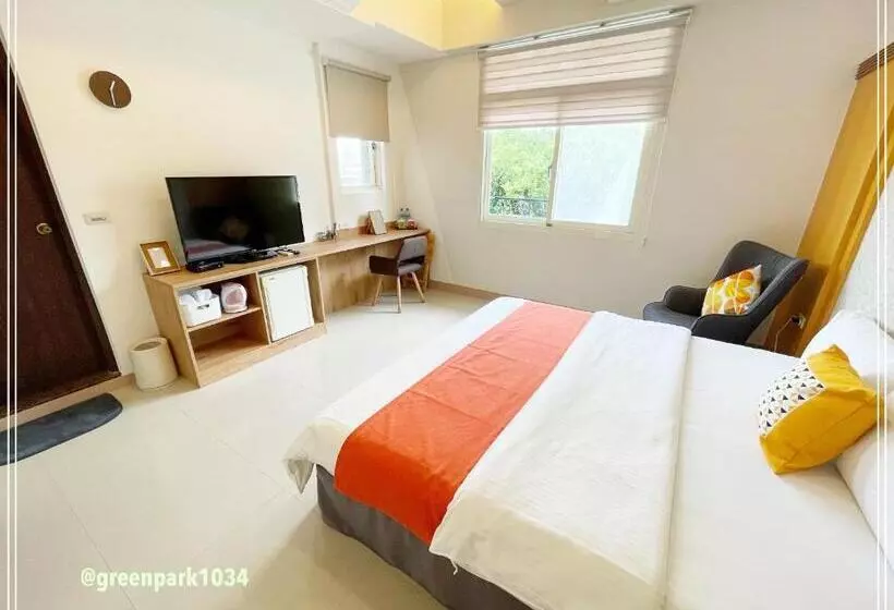 هتل Green Park Homestay