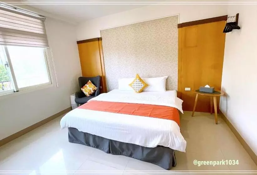 هتل Green Park Homestay