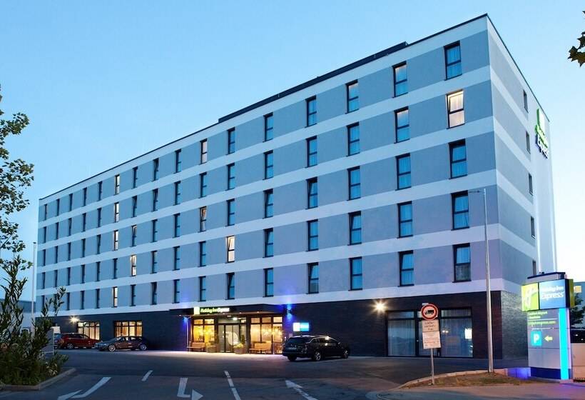 ホテル Holiday Inn Express Frankfurt Airport   Raunheim, An Ihg