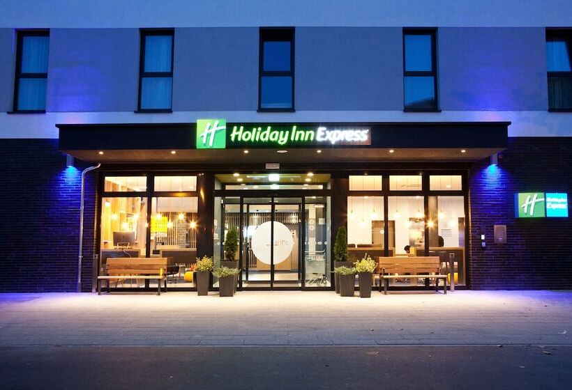 ホテル Holiday Inn Express Frankfurt Airport   Raunheim, An Ihg
