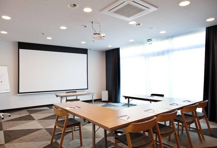 ホテル Holiday Inn Express Frankfurt Airport   Raunheim, An Ihg