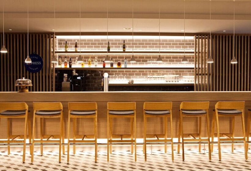 ホテル Holiday Inn Express Frankfurt Airport   Raunheim, An Ihg