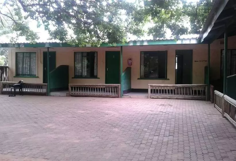 هتل Kazungula Guest House