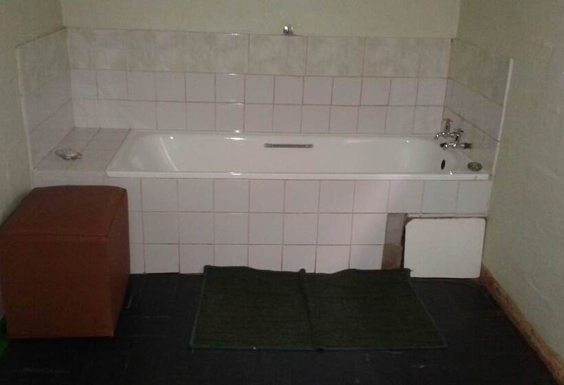 هتل Kazungula Guest House