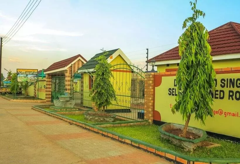 هتل Km Executive Lodge