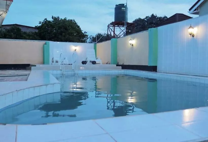 هتل Km Executive Lodge