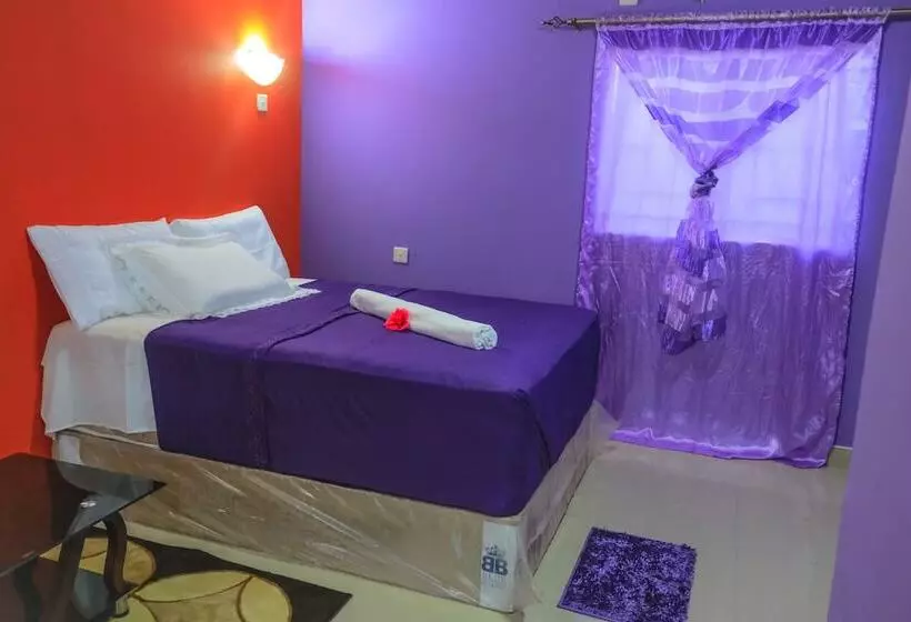 هتل Km Executive Lodge
