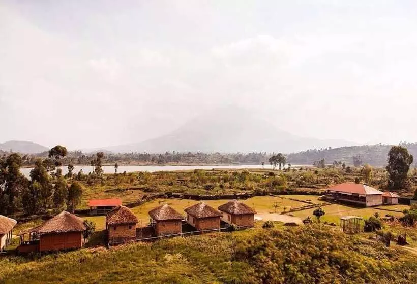 هتل Lake Chahafi  Resort