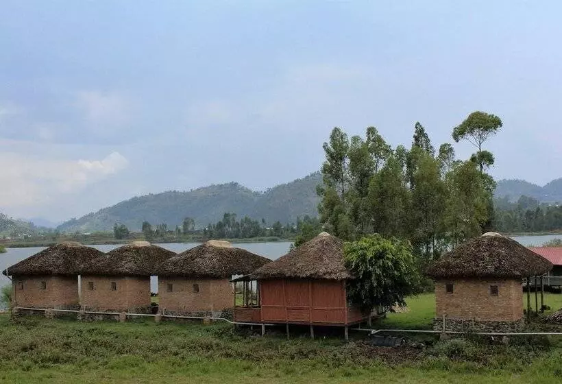 هتل Lake Chahafi  Resort