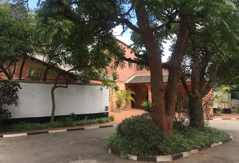 هتل Ndeke