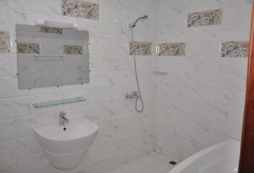 هتل Rosalie S Apparts