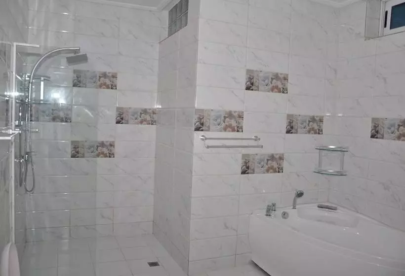 هتل Rosalie S Apparts