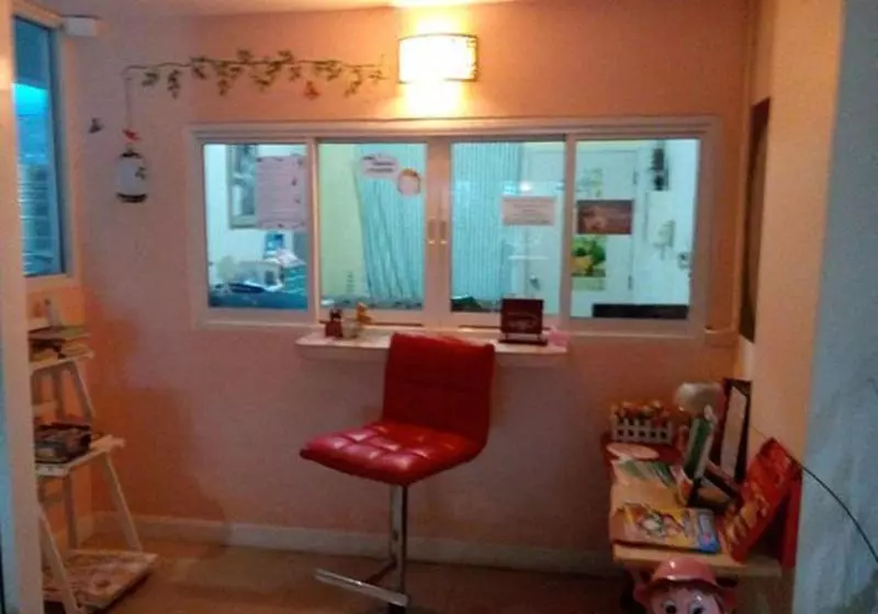 هتل Teeny House