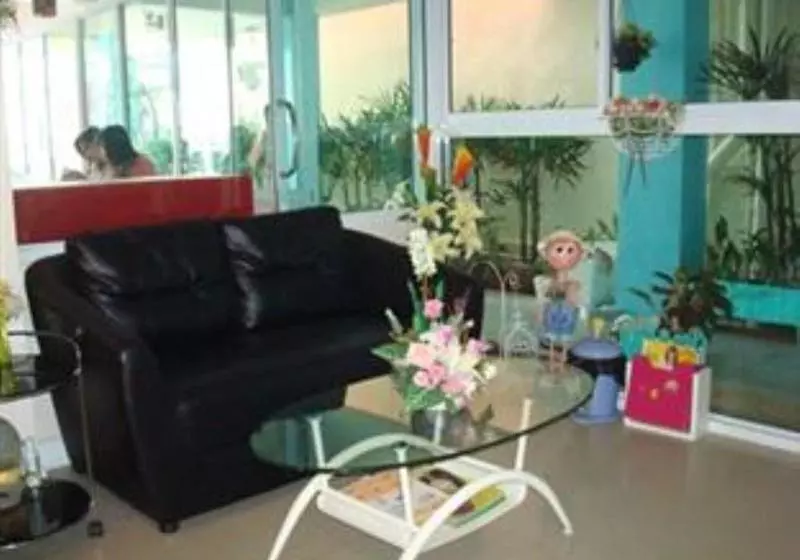 هتل Teeny House