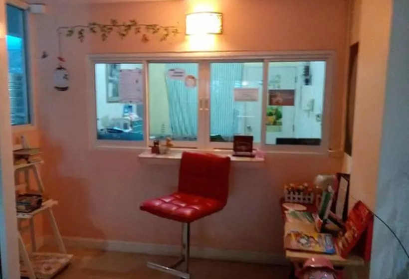 هتل Teeny House