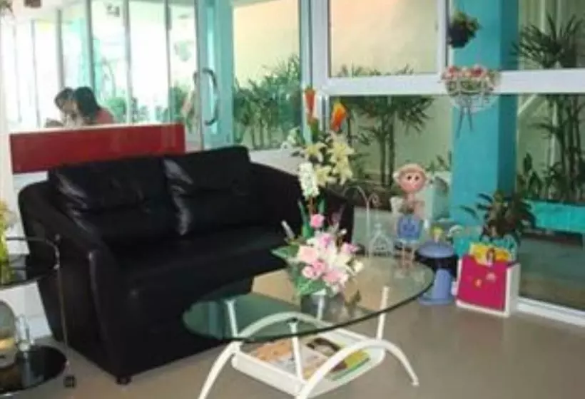 هتل Teeny House