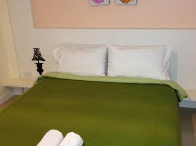 فندق Teeny House