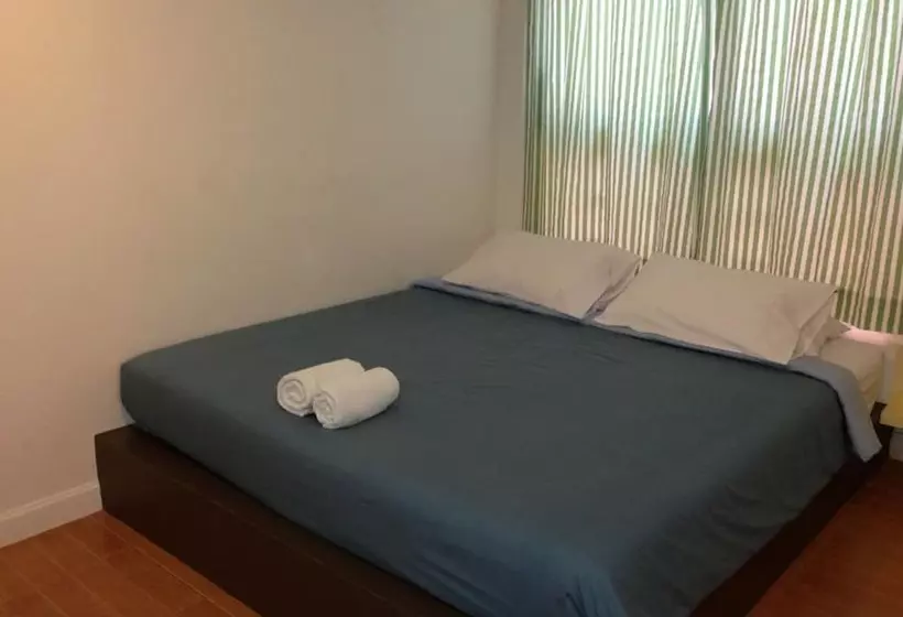 هتل Teeny House