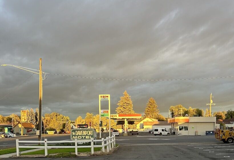 The Davenport Motel