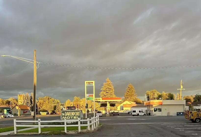 The Davenport Motel