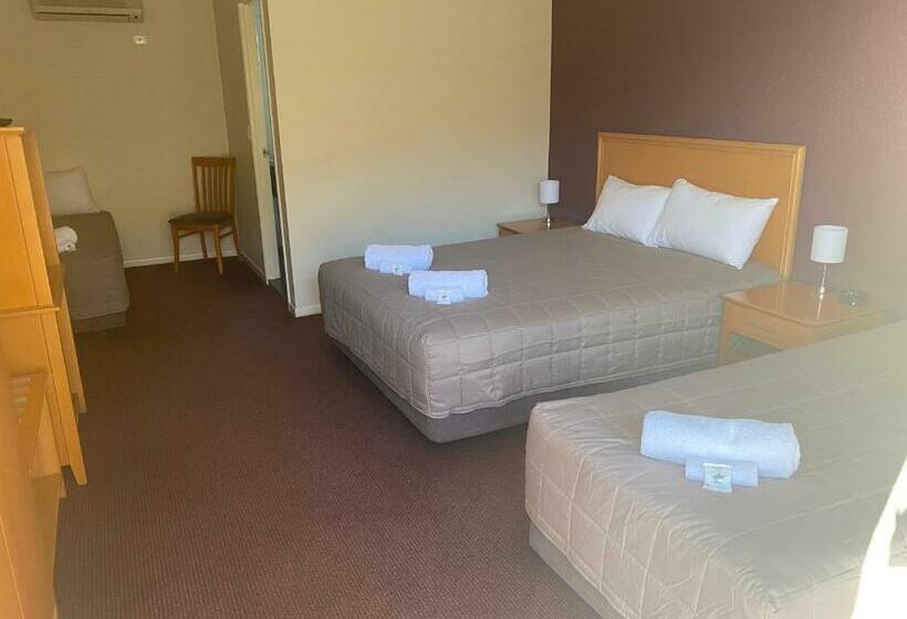 Nightcap At Horse & Jockey Hotel Warwick