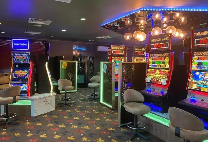 Nightcap At Horse & Jockey Hotel Warwick