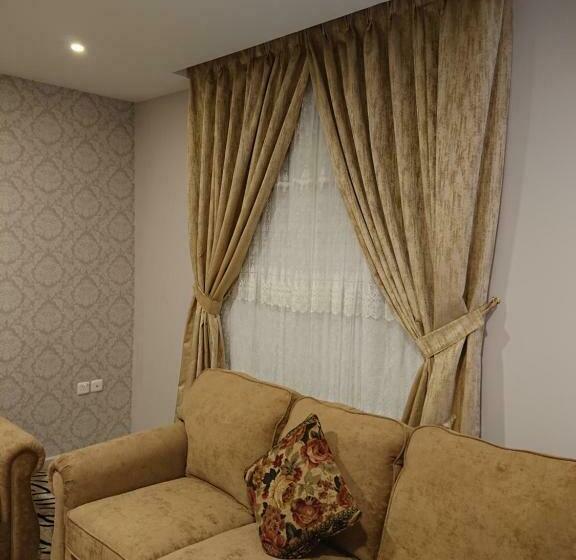 اجنحة النرجس الفندقية