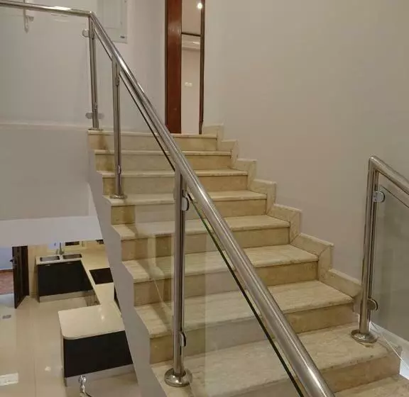 اجنحة النرجس الفندقية