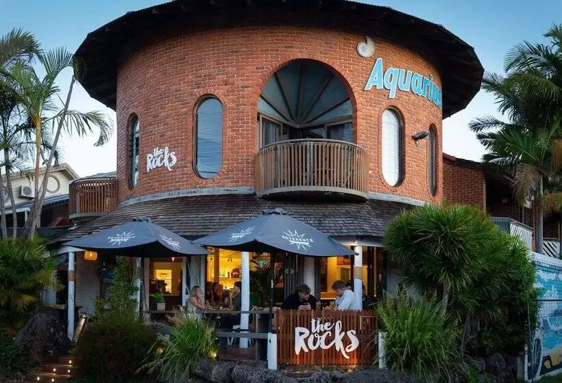 هتل Aquarius Backpackers Resort
