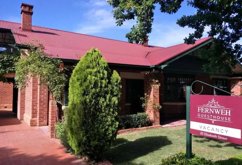 Hotelli Fernweh Guesthouse