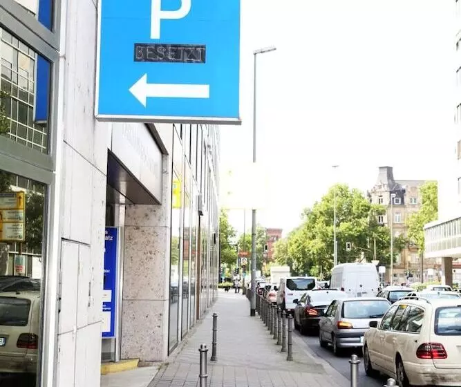 Main Hotel Frankfurt City