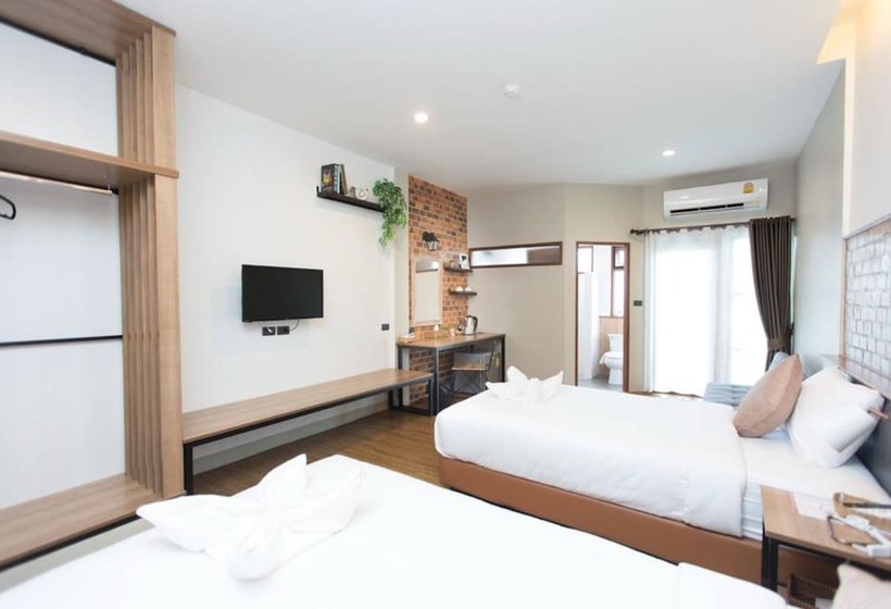 Отель The Old City Wall Inn