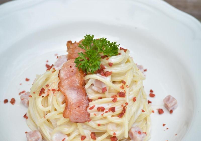 Отель The Old City Wall Inn