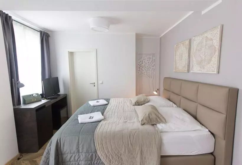 Hotelli Tm Suites