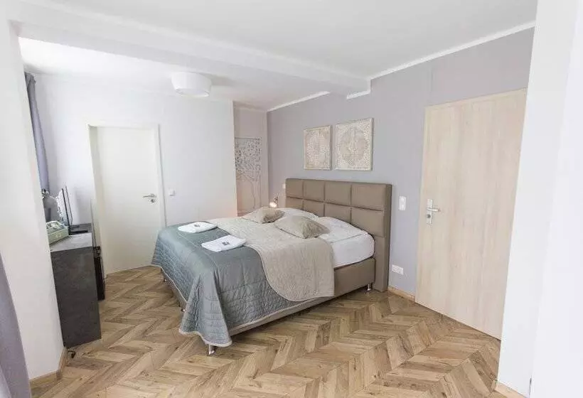 Hotelli Tm Suites