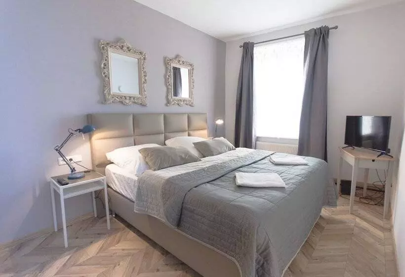 Hotelli Tm Suites