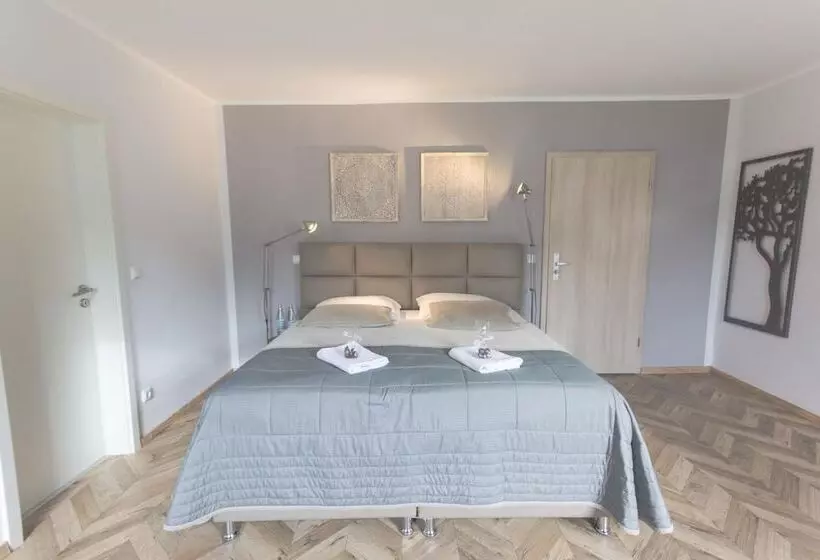 Hotelli Tm Suites